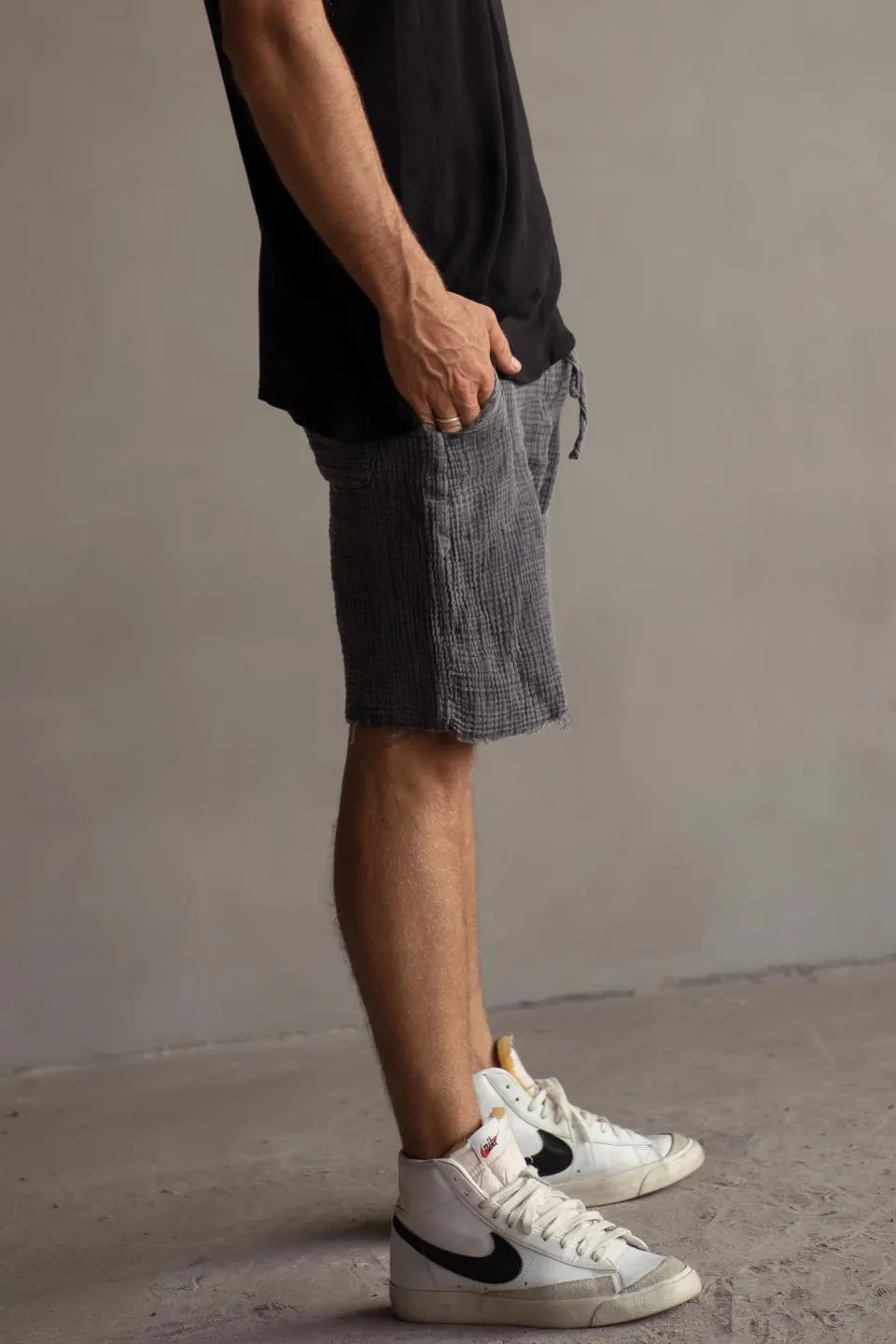 STONEWASHED WAFFLE SHORTS